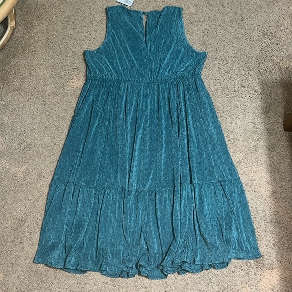 Torrid Crinkle Knit Surplice Midi Tiered Skater Dress Pine Green 3X 22-24 - Picture 7 of 9
